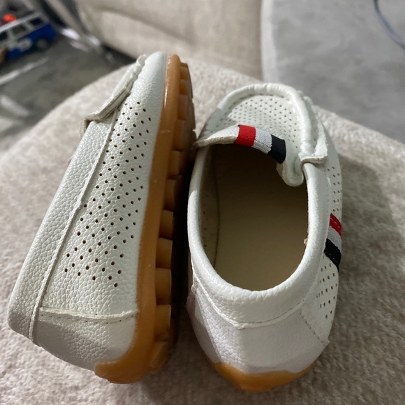 Kids Shoes Size 21 White Slip In - Picture 4 of 6